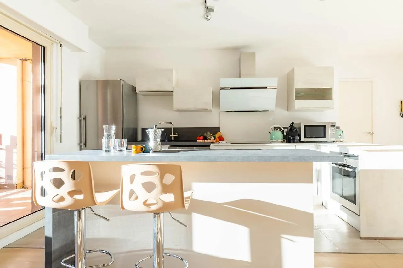 Michel-Ange, Appartement avec Terrasse et Parking Marseille 0*,