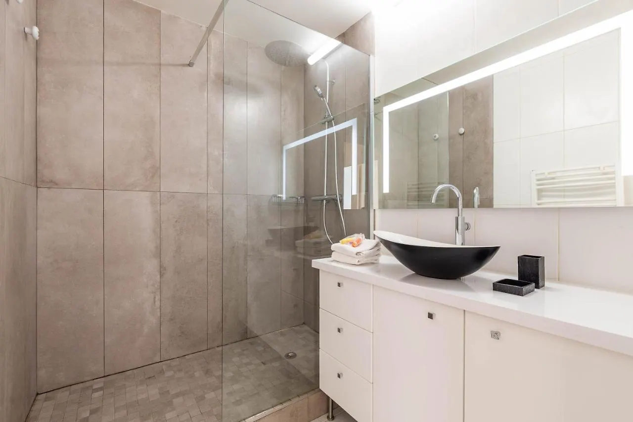 Michel-Ange, Appartement Avec Terrasse Et Parking Marseille 0*,  France